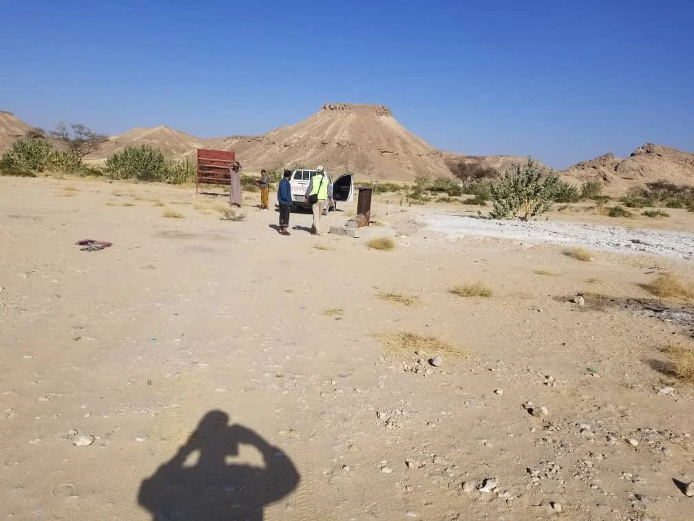 مشروع تجهيز 7ابار بمنظومات ضخ بالطاقة الشمسية وشبكات مياه و9 خزانات خرسانية - محافظة المهرة